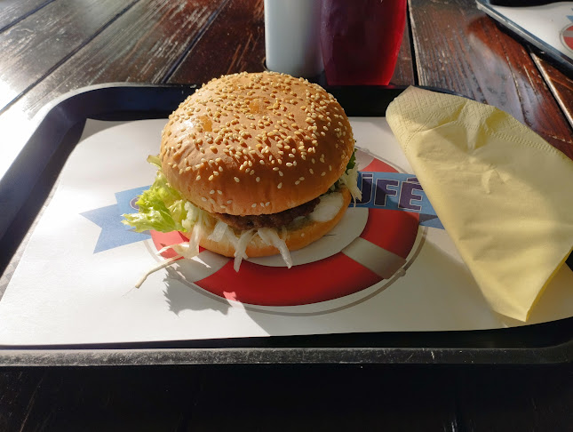 Opinii despre Strandbüfé în Esztergom - Vendéglátás