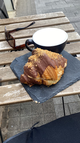 Comentarii opinii despre Bageri Pekseg