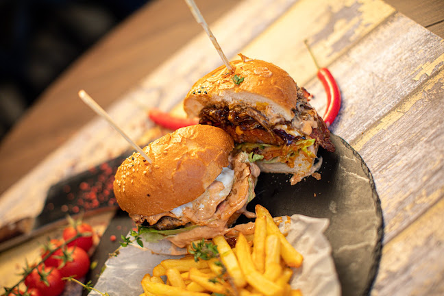 Opinii despre Renomé Café & Bistro în Miskolc - Vendéglátás