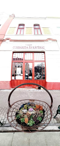 Comentarii opinii despre Vigadó Cukrászda