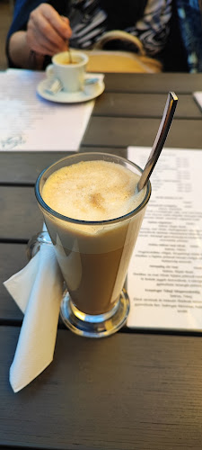 Opinii despre Dorothea Bistro & Café în Szentendre - Vendéglátás