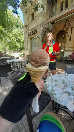 Kecskemét, Szabadság tér 1/2, 6000