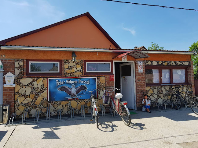 Fehér Sólyom Presszó - Vendéglátás