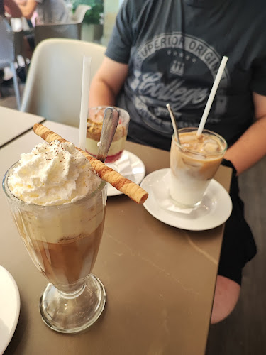 Opinii despre Larus Café Bar în Balatonfüred - Vendéglátás