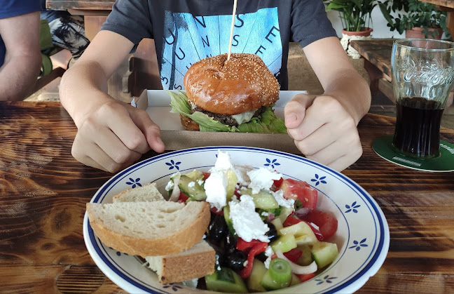 Comentarii opinii despre Falatozó Kert Söröző