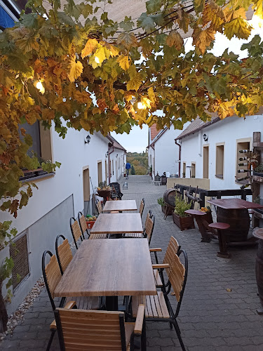 Noah Étterem - Vendéglátás