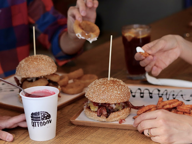 Attaboy - Vendéglátás