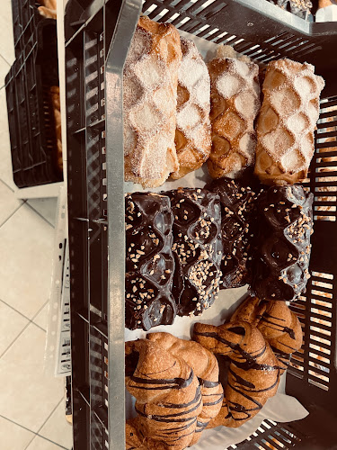 Opinii despre Flamand Falat pékáruszaküzlet în Hódmezővásárhely - Vendéglátás
