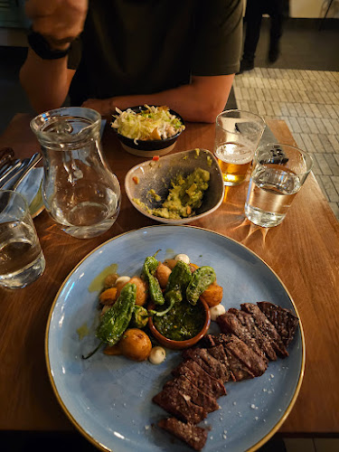 La Movida Bar & Restaurant - Vendéglátás