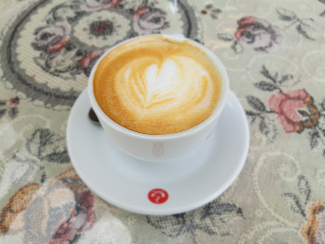 Opinii despre Pöttyös Kávézó în Eger - Vendéglátás