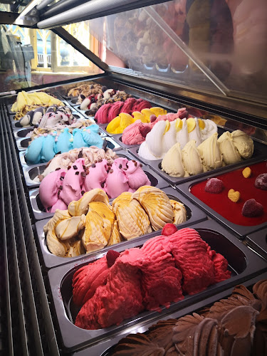 Opinii despre Édes Álom Kézműves Fagyizó és Sütiző în Budapest - Vendéglátás