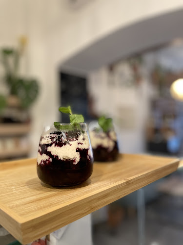 Opinii despre Modam Specialty Coffee & Store în Szombathely - Vendéglátás