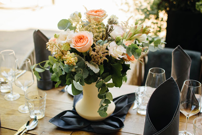 Budapest, Október 6. u. 26, 1051 Magyarország