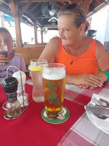 Opinii despre Gulyás udvar Étterem în Tihany - Vendéglátás