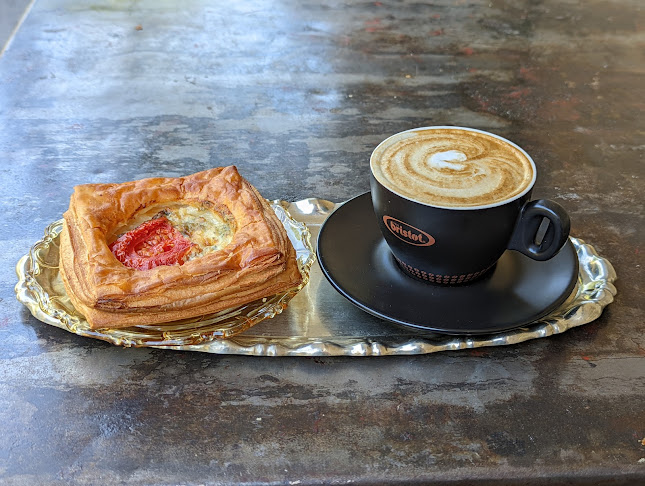 Opinii despre Chez Matild Kézműves Pékség în Budapest - Vendéglátás