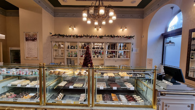 Comentarii opinii despre Hauer cukrászda és kávéház