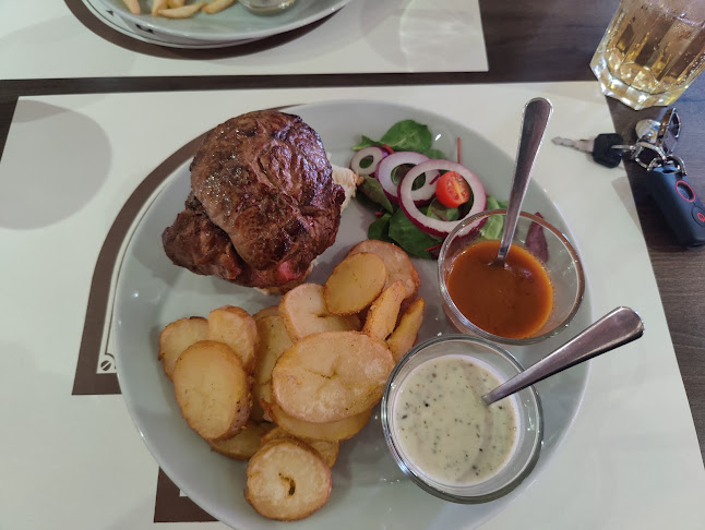 Comentarii opinii despre Submarine Station Étterem (Ernst & Wolf Kft.)