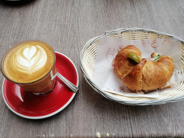 Opinii despre Coyote Coffee & Deli în Budapest - Vendéglátás