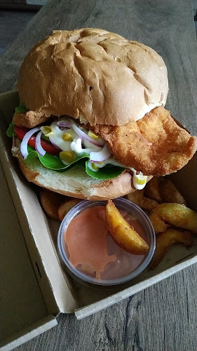 Comentarii opinii despre Ludas Matyi Ételfutár