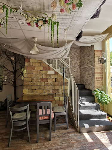 Opinii despre La Vita kávéház în Kecskemét - Vendéglátás