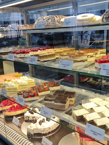 Comentarii opinii despre TivaNika Cukrászda és Ételbár