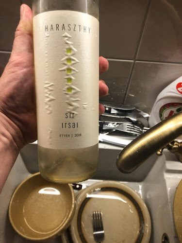 Opinii despre Lugas Pub & Coffe în Budapest - Vendéglátás