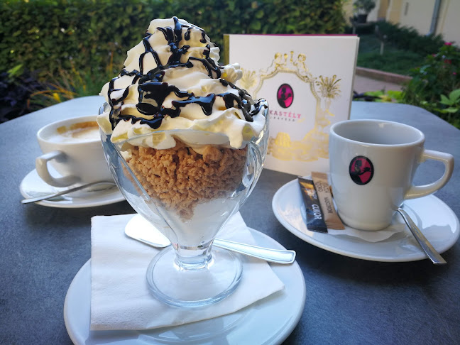 Opinii despre Kastély Kávézó în Gyula - Vendéglátás