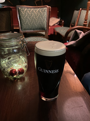 Opinii despre London Stone Pub în Budapest - Vendéglátás