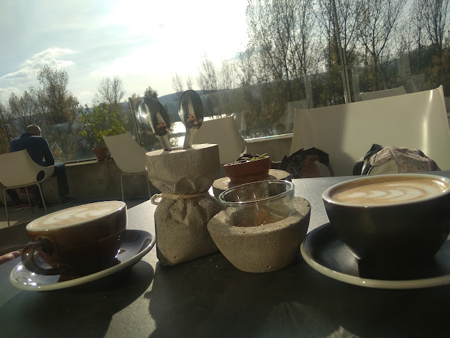 Comentarii opinii despre Helyben kávézó