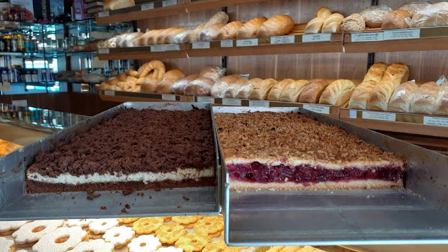 Opinii despre Princz Pékség (Földvár Pékség) în Dunaföldvár - Vendéglátás