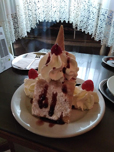 Opinii despre Benedettó Fagylaltozó, Kávézó în Győr - Vendéglátás