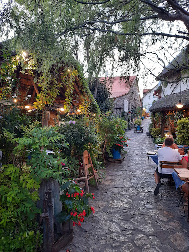 Régi Idők Udvara Skanzen és Étterem