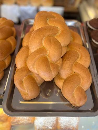 B-Plusz pékség - Ajka