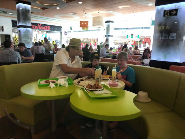 Opinii despre KFC M7 Auchan Budaörs în Budaörs - Vendéglátás