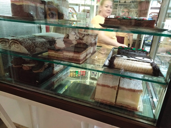 Benedettó Fagylaltozó, Kávézó