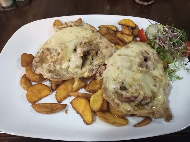 Yee-lo pizzéria - Vendéglátás