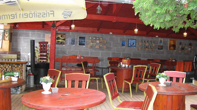 Vadásztanya Bisztró & Borozó, Apartmanok - Vendéglátás