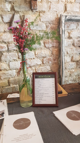 Győr, Kazinczy u. 8, 9021