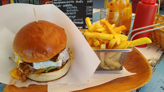 Siófok, Vágó Pál u. 1, 8600