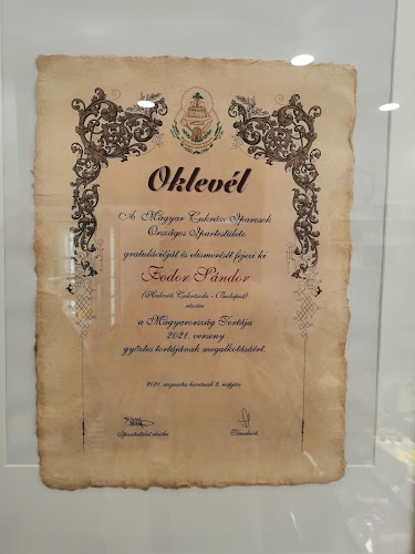 Opinii despre Habcsók cukrászda în Budapest - Vendéglátás