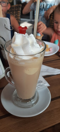 Sarokház Cukrászda - Vendéglátás