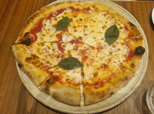 Budapest, Erzsébet tér 9-10, 1051