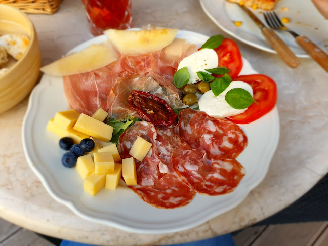 Aperitivo Caffé Bar - Vendéglátás