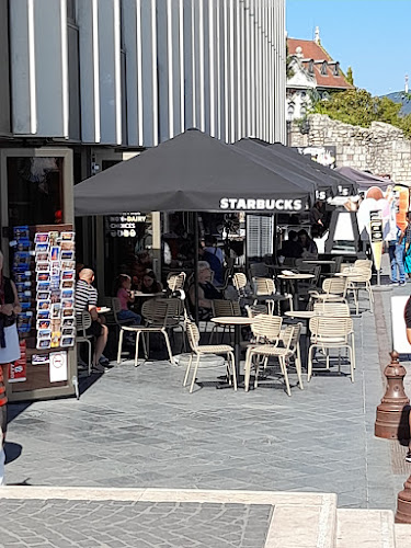 Starbucks Castle - Vendéglátás