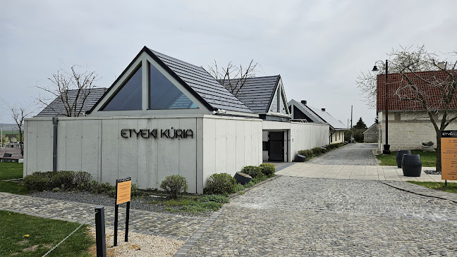 Etyek Öreghegyi Vendégasztal - Vendéglátás