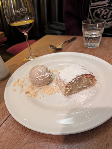 Opinii despre Pest-Buda Bistro în Budapest - Vendéglátás