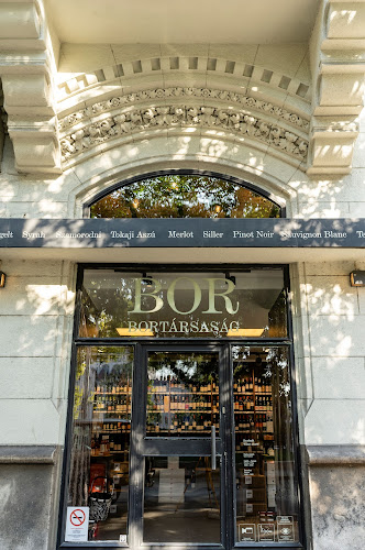 Bortársaság - Kossuth tér