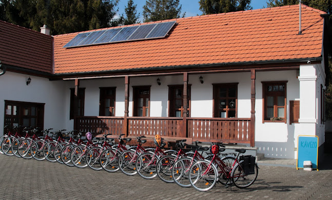 Turisztikai Információs Központ – Tanoda kávézó - Háromhuta