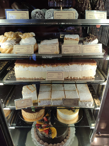 Tata, Sport u. 1, 2890