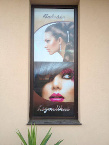 Comentarii opinii despre Karamell szépségszalon és kávézó